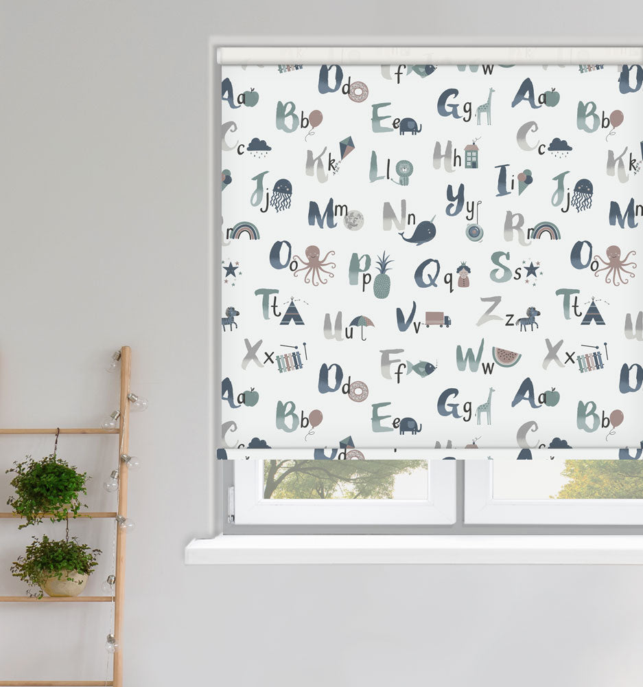 Children’s alphabet-print roller blind